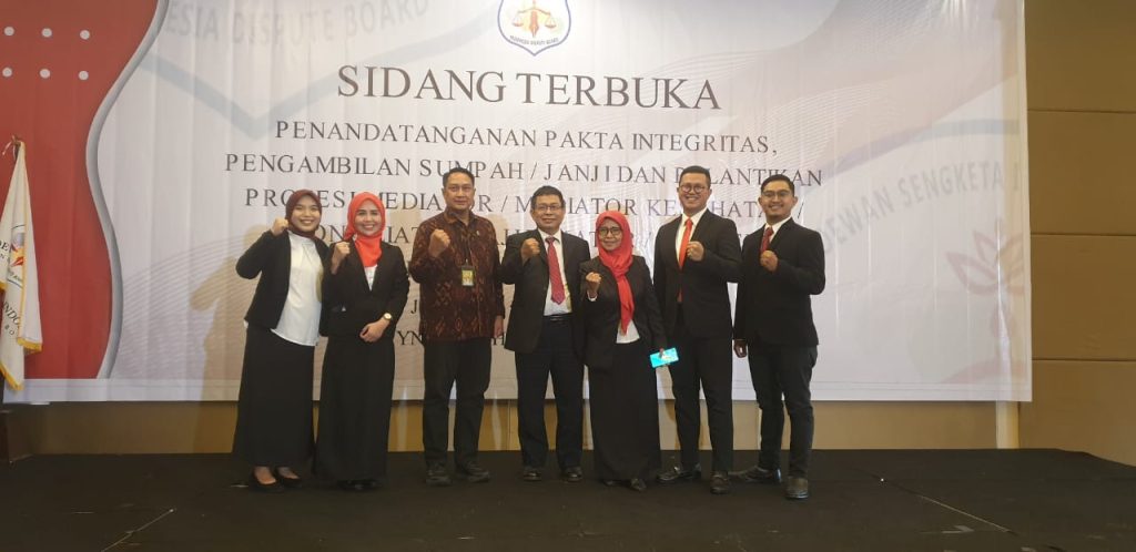 Penandatanganan Pakta Integritas, Pengambilan Sumpah, dan Pelantikan Profesi oleh Dewan Sengketa Indonesia Tahun 2024